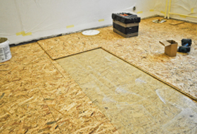 Укладка ОСБ-плит на деревянный пол